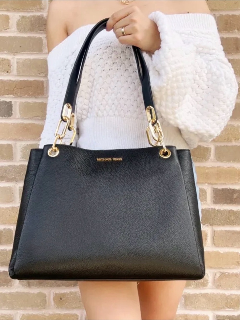 Michael Kors Trisha Large black Pebbled Leather Shoulder Bag - Picture 3 of 16